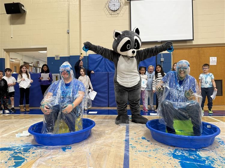  Mrs. Braynor & Mrs. Shirvanian get slimed!